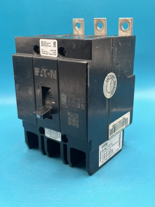 Eaton GHB3030 30A 3-Pole Bolt-On Circuit Breaker 277/480V AC/DC Trip Indicator