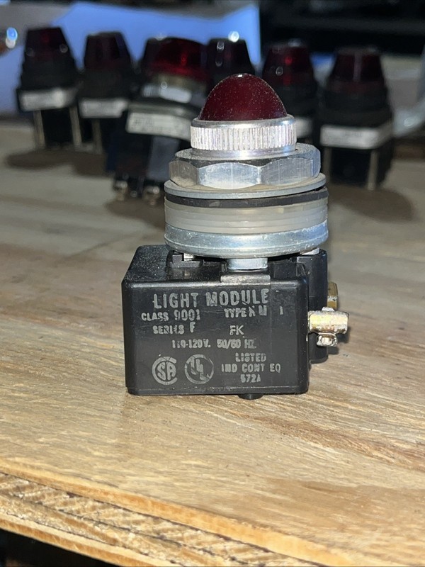 SQUARE D 9001-KP38R PILOT LIGHT RED PLASTIC DOME 120V SERIES A