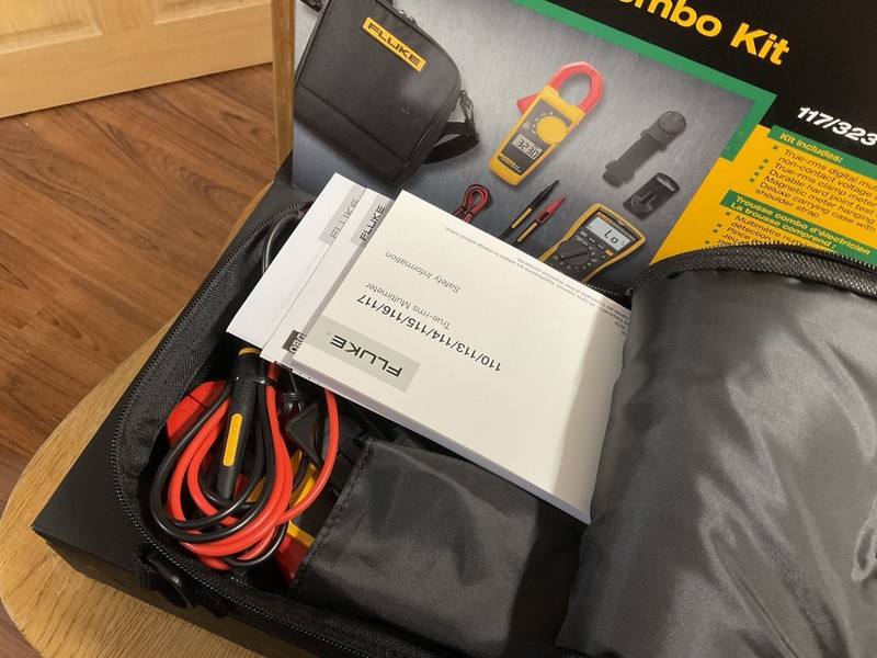 Fluke 117/323KIT Electrician's Multimeter & True RMS Clamp Meter Combo Kit gallery