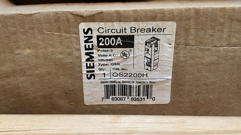 Siemens QS2200H (New In Box) 120/240V, 200A, 2P, 22kA Rating, Type QSH