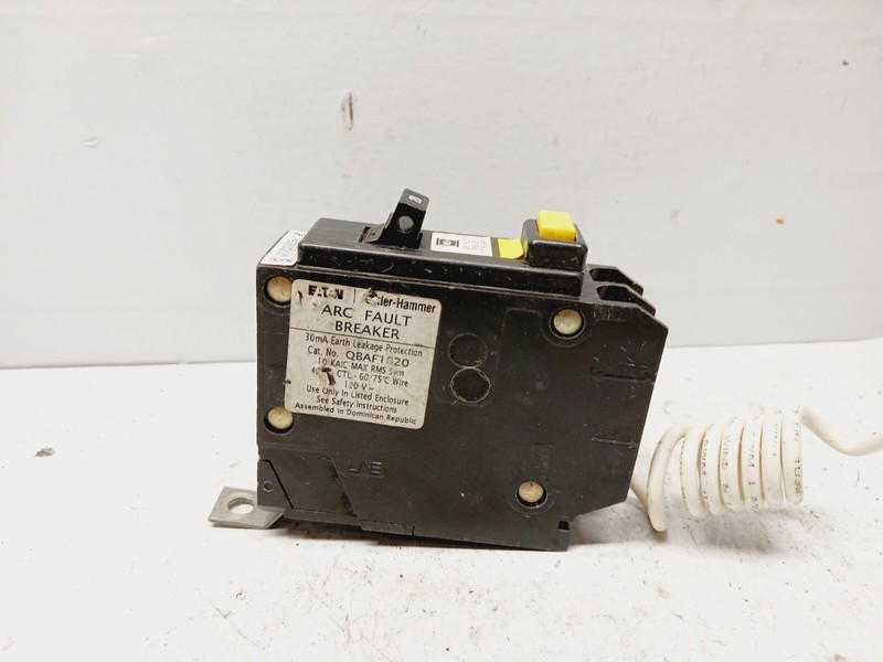 NEW EATON QBAF1020 20 AMP BOLT-ON CIRCUIT BREAKER 1P 12O VAC 10 KAIC gallery