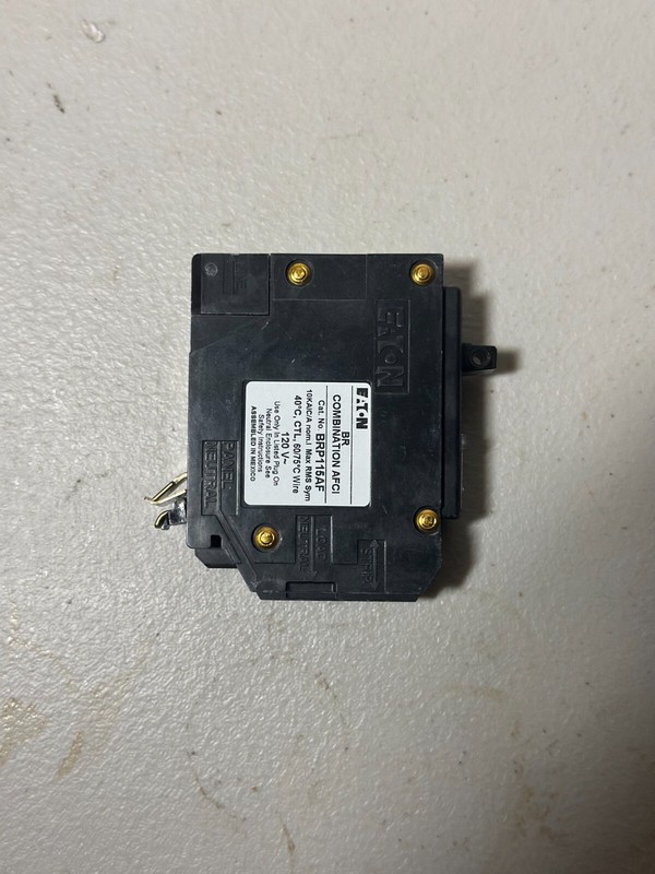 10 PCS Eaton BRP115AF 120/240V 15A Single Phase Circuit Breakers gallery