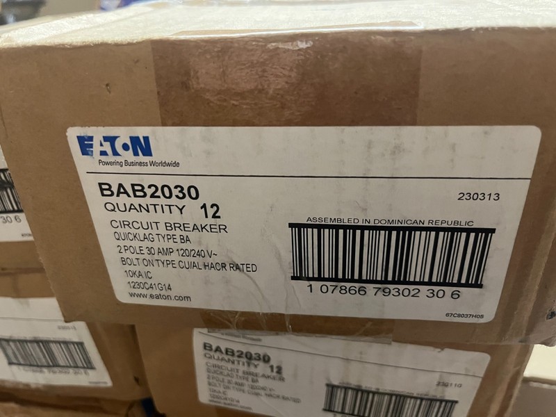 NEW Eaton BAB2030 Quicklag thermal-magnetic circuit breakers (box of 12)