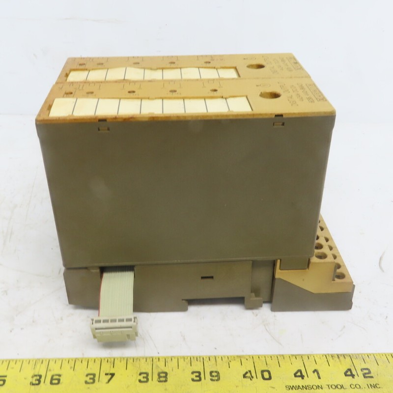 Siemens 6ES5 440-8MA21 (2) Digital Output Modules W/(1) 6ES5 700-8MA11 Base gallery