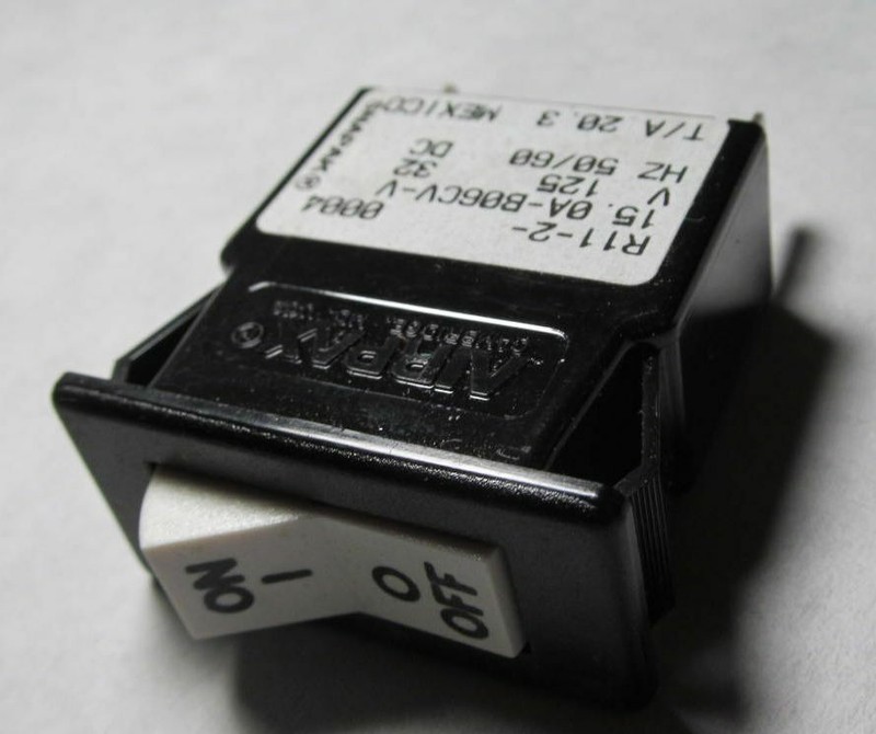 NEW AIRPAX R21-2-15.0A-B06CV-V ROCKER CIRCUIT BREAKER SNAP-IN 15A 125V SENSATA