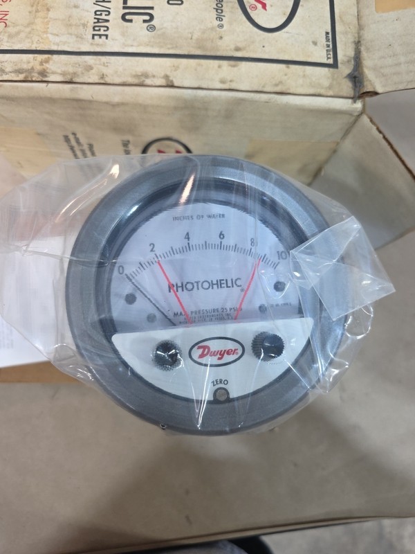 DWYER A3010 Pressure Gauge,0 to 10 In H2O 4ME81