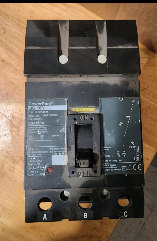 👀 SQUARE D 100 AMP POWERPACT I-LINE CIRCUIT BREAKER 240 VAC 3 POLE QGA32100