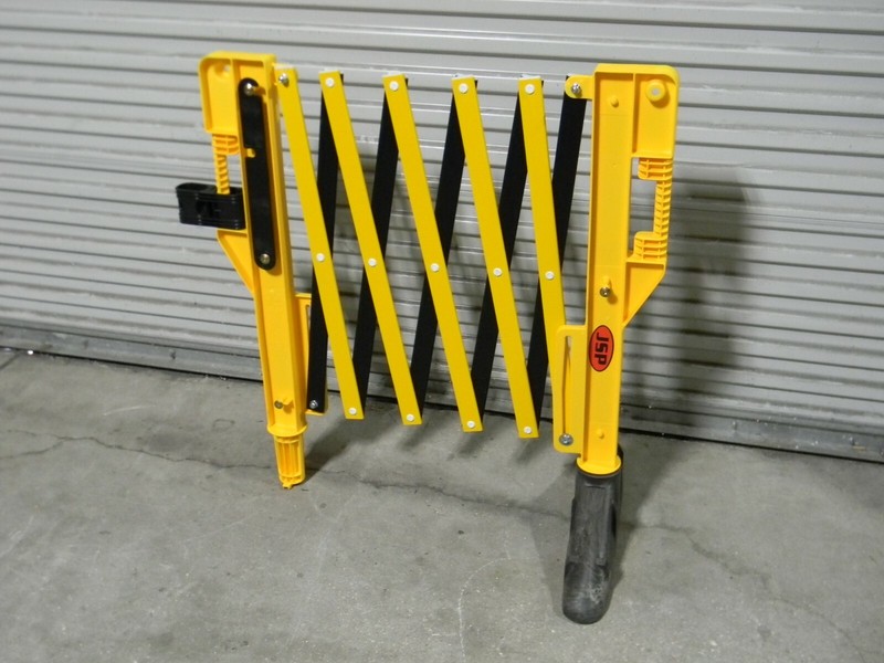JSP Safety Expanding Barrier 9’8″ Injection Molded Plastic KAZ110-005-330