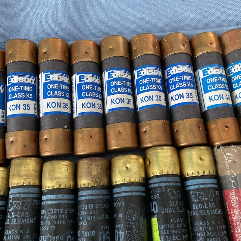 Assorted Lot of 89 ONE TIME 35,40,50 Amp Fuses #FL-BX-090 gallery