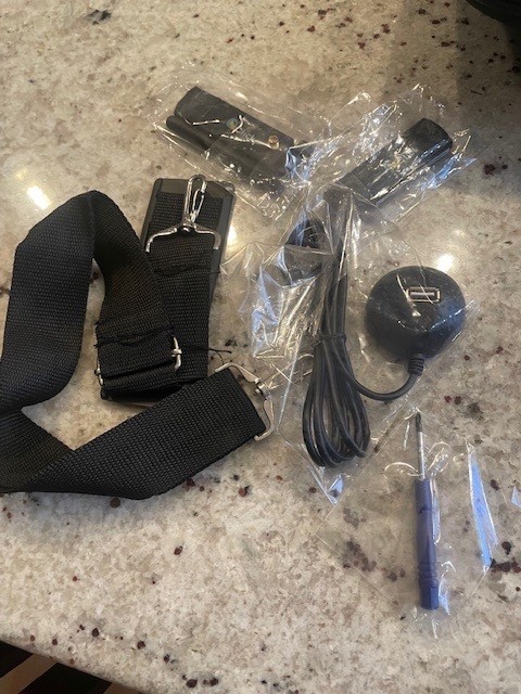 QOMO Q-Click QRF600 Audience Response System 27+1 Remotes Full Kit Setup W/ Case gallery