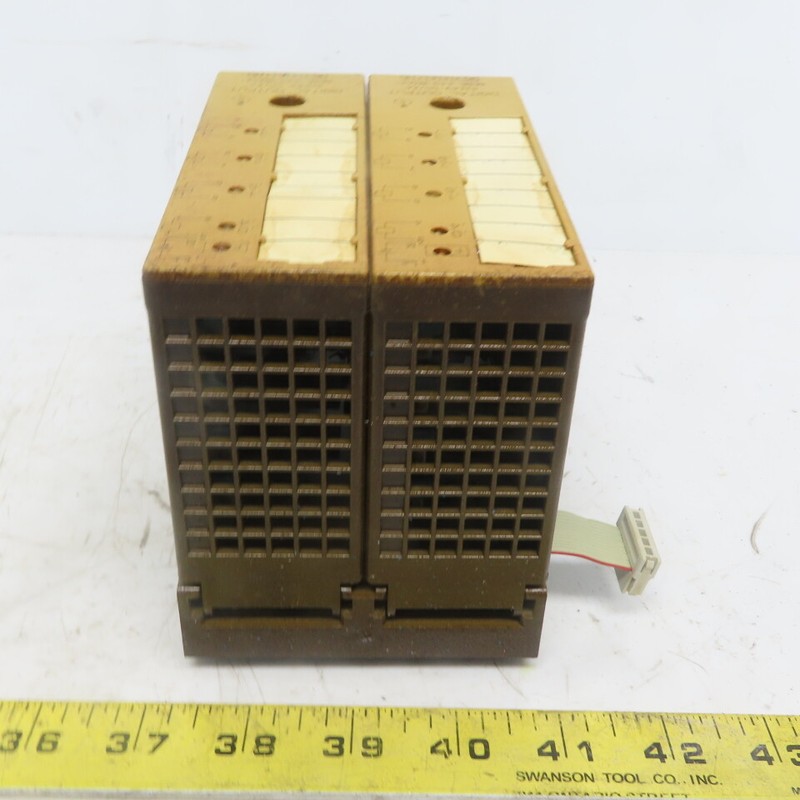 Siemens 6ES5 440-8MA21 (2) Digital Output Modules W/(1) 6ES5 700-8MA11 Base gallery
