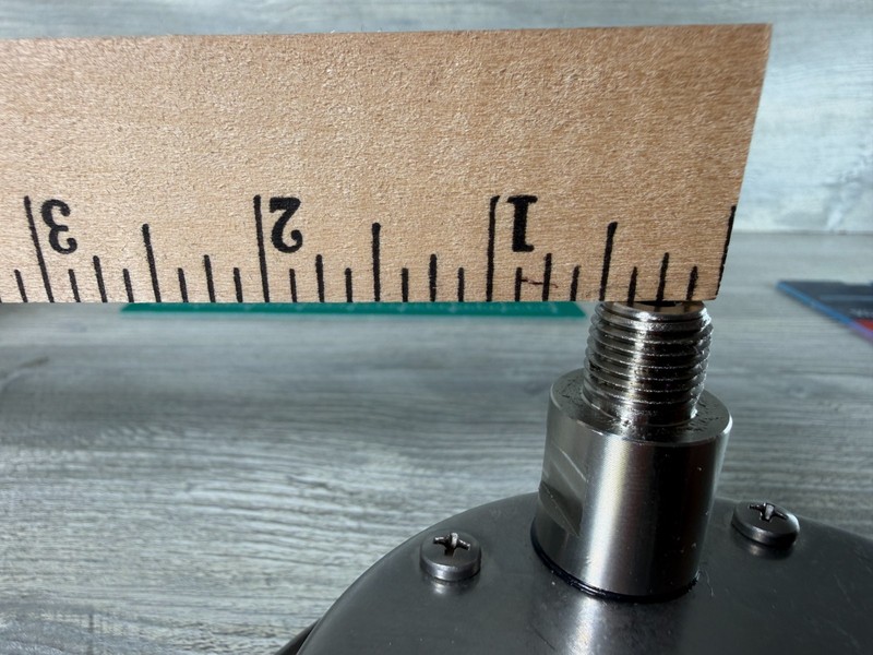 HYDRIL McDaniel Controls Pressure Gauge 316 SS Tube Socket 0-6000 PSI 40000 kPa gallery