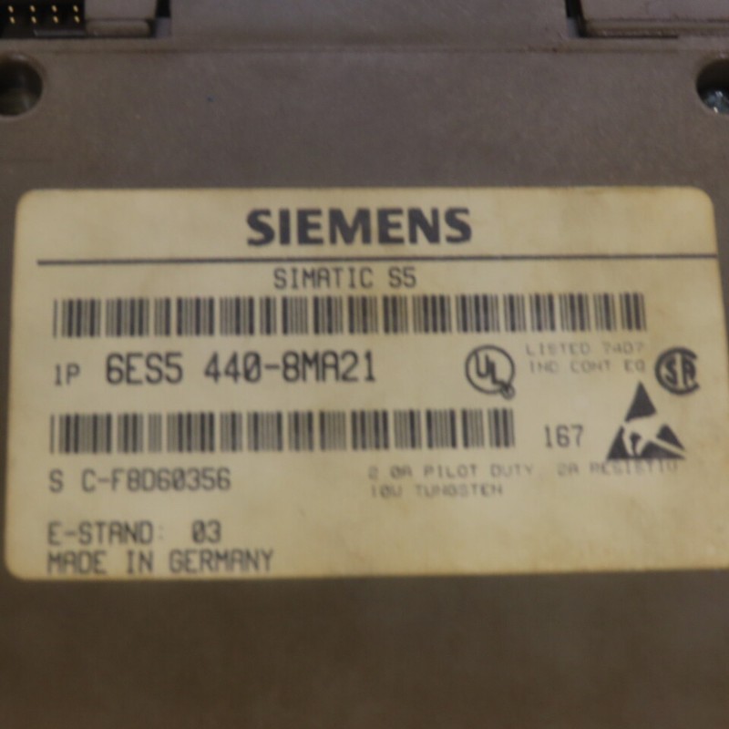 Siemens 6ES5 440-8MA21 (2) Digital Output Modules W/(1) 6ES5 700-8MA11 Base gallery