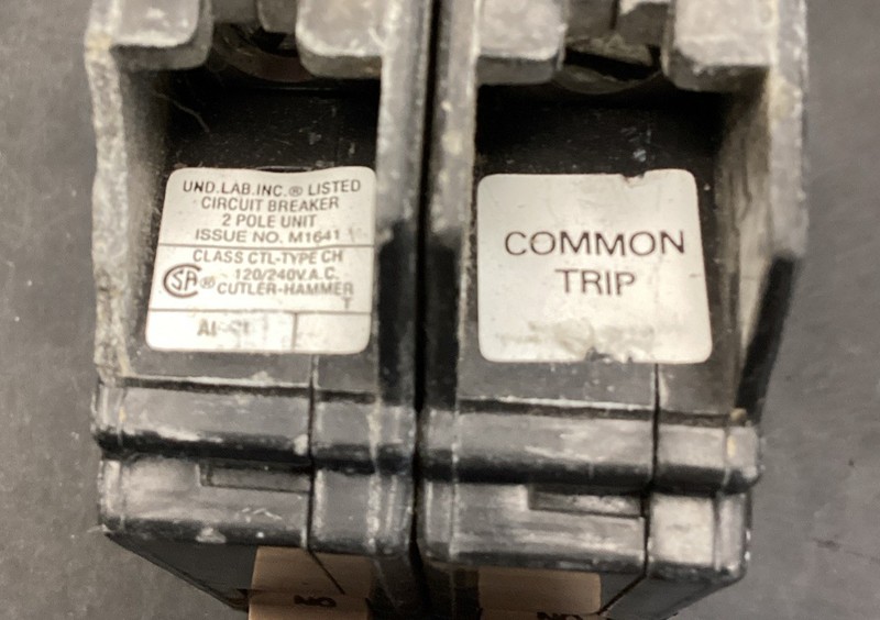 Used Eaton CH250 Circuit Breaker 50A 120/240V 2 Pole 10kAIC Chipped gallery