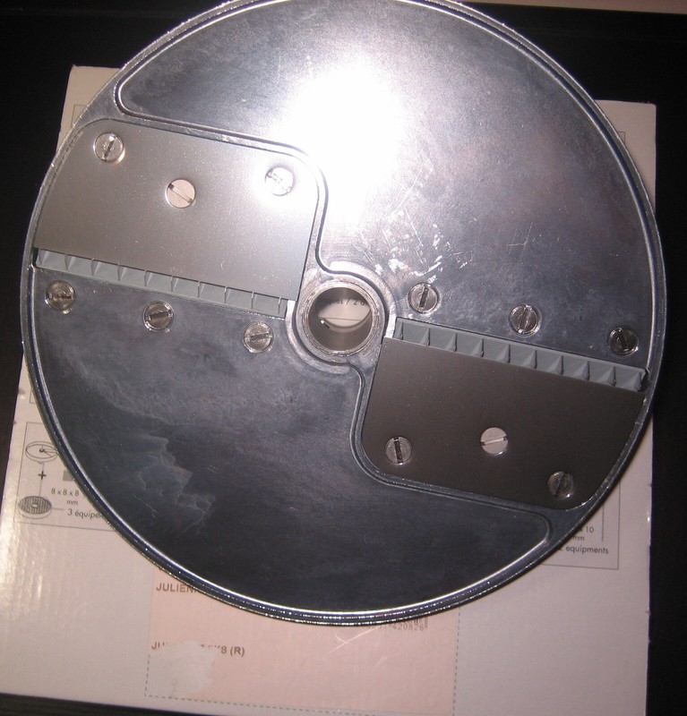 OEM Robot Coupe – CL50 – # 27067 – 2mm x 8mm (5/64″ x 5/16″) Julienne Disc