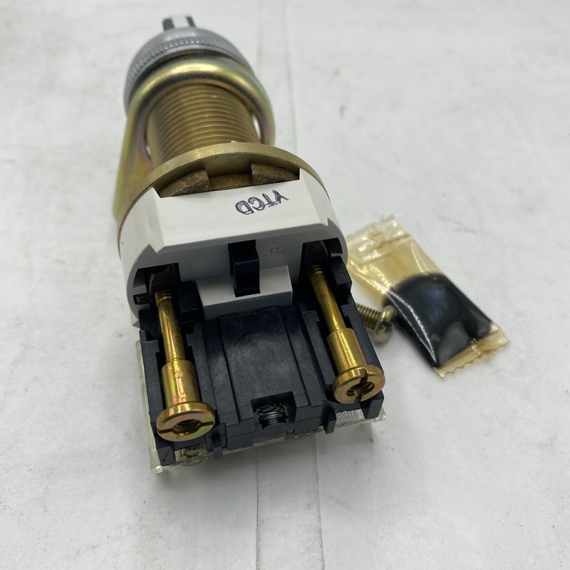 ALLEN BRADLEY AB 800H-JP18KB7 SELECTOR SWITCH 3-POSITION 800H-JP18KB7AXXX 🎯 gallery
