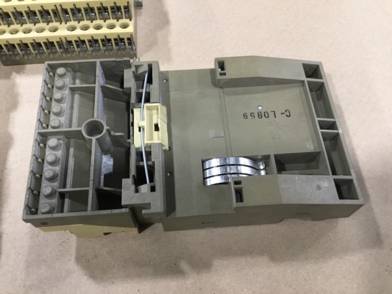 Lot Of 6 Siemens Simatic S5 6ES5 700-8MA11 Bussmodule #05A36 gallery