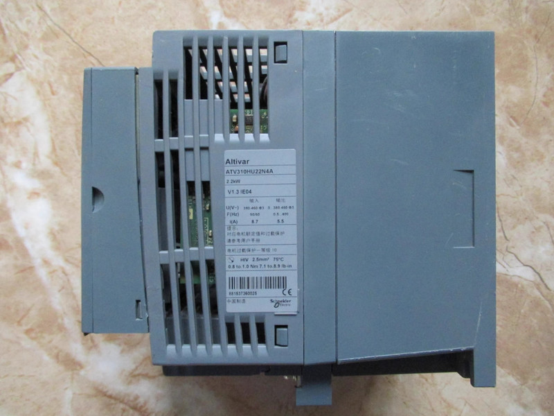 1PC New Schneider ATV310HU22N4A frequency converter Three phase 380V gallery