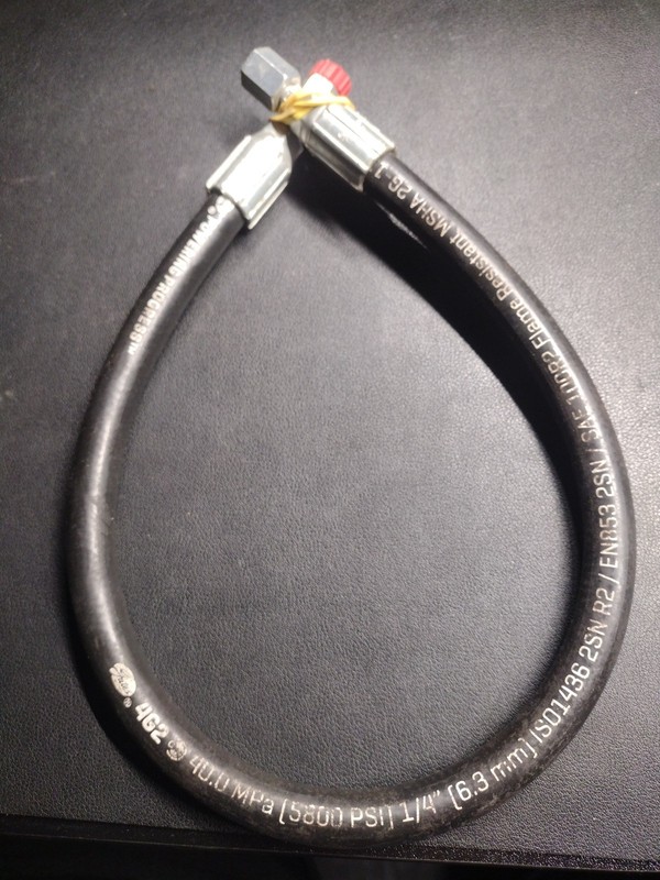 Gator 4G2 1/4″X 24″ 3/8″ thread 5800 Psi SAE 100R2 Flame Res. hydraulic hose new